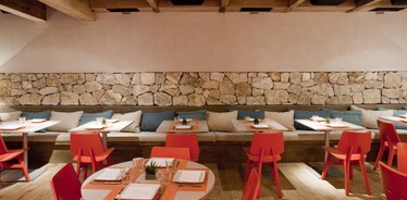 1008-alma-maria-restaurant-1-aspect-ratio-1872x920