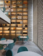 1008-alma-maria-restaurant-13-aspect-ratio-924x1180