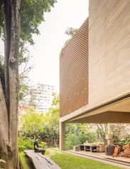 001-aspect-ratio-924x1180