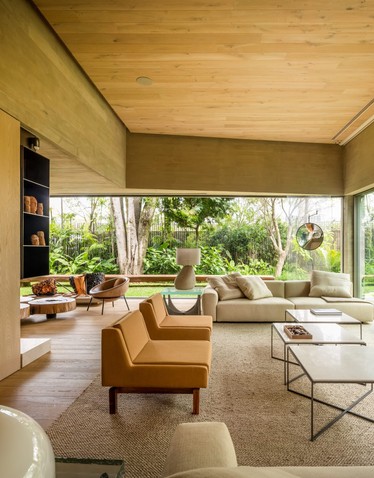 013-aspect-ratio-924x1180