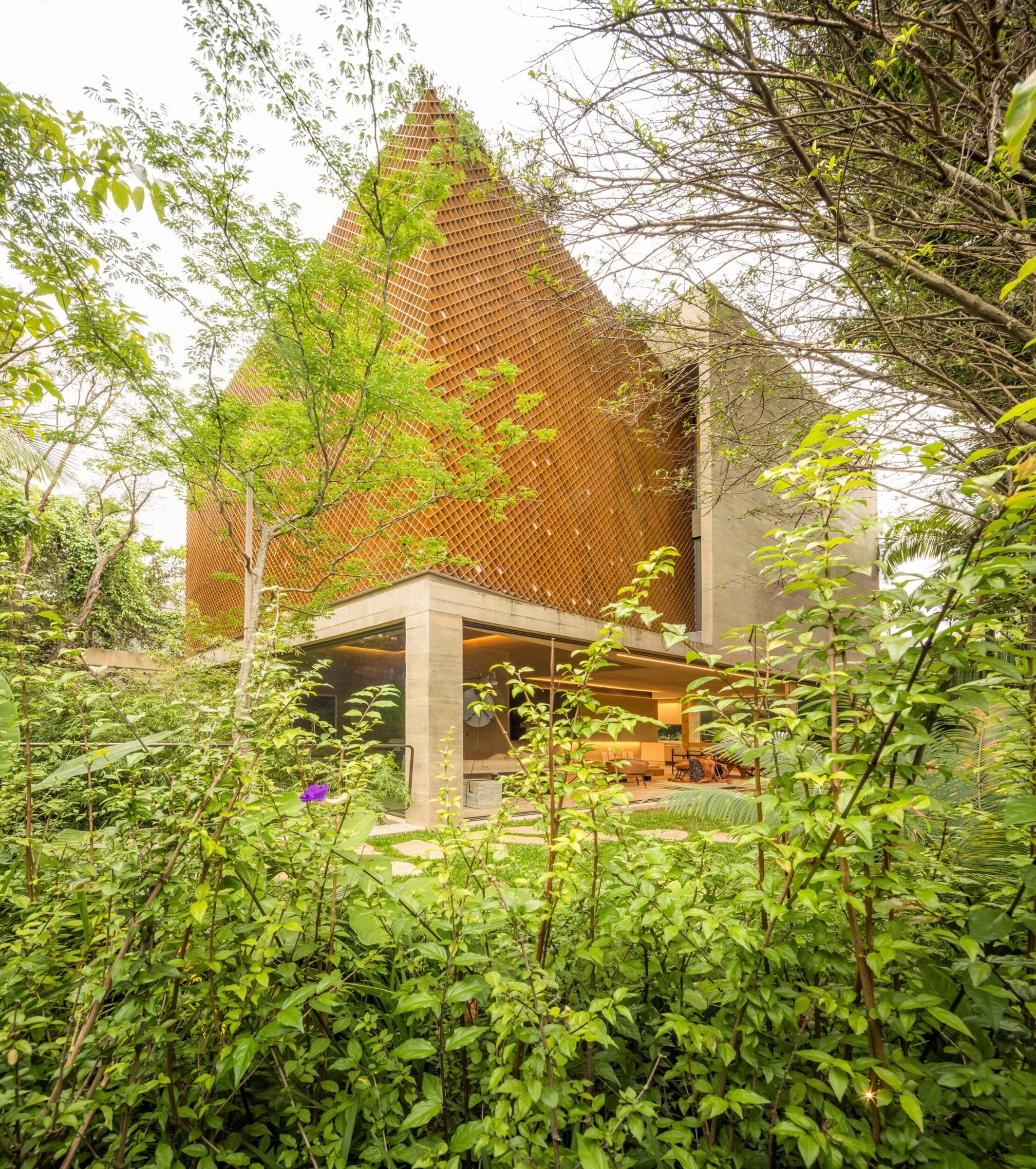 Jardins House / Projects / Studio Arthur Casas
