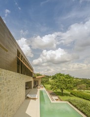 096r-1-aspect-ratio-924x1180