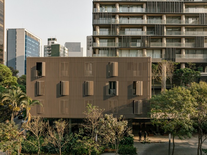 Henrique Monteiro Square + Pulso Hotel